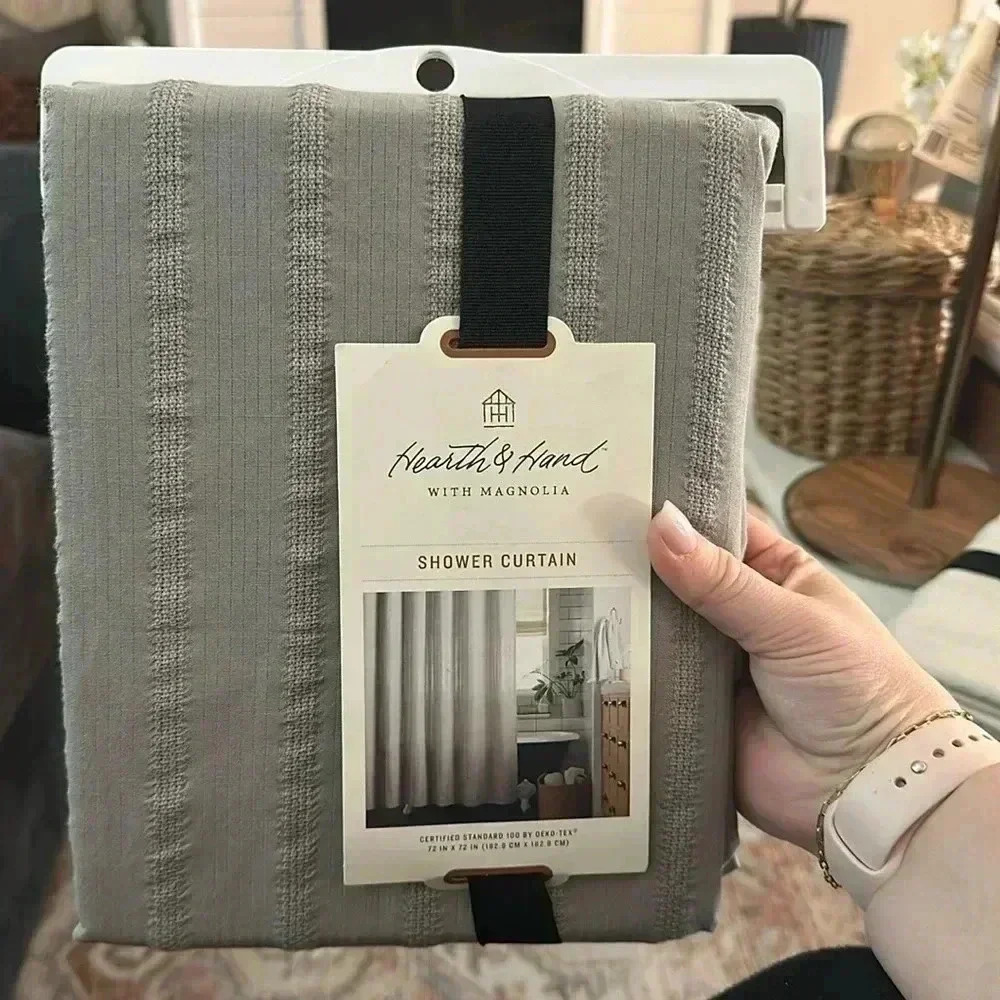 NWT‎ HEARTH & HAND GRAY SHOWER CURTAIN